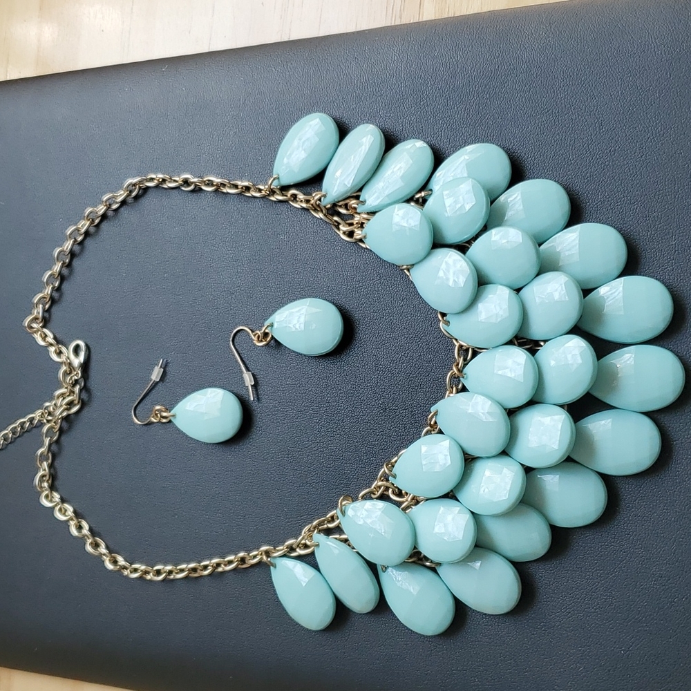 Gold Tone beaded necklace earrings set